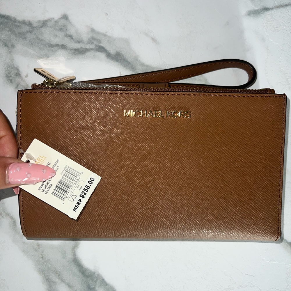 New Michael Kors Wallet